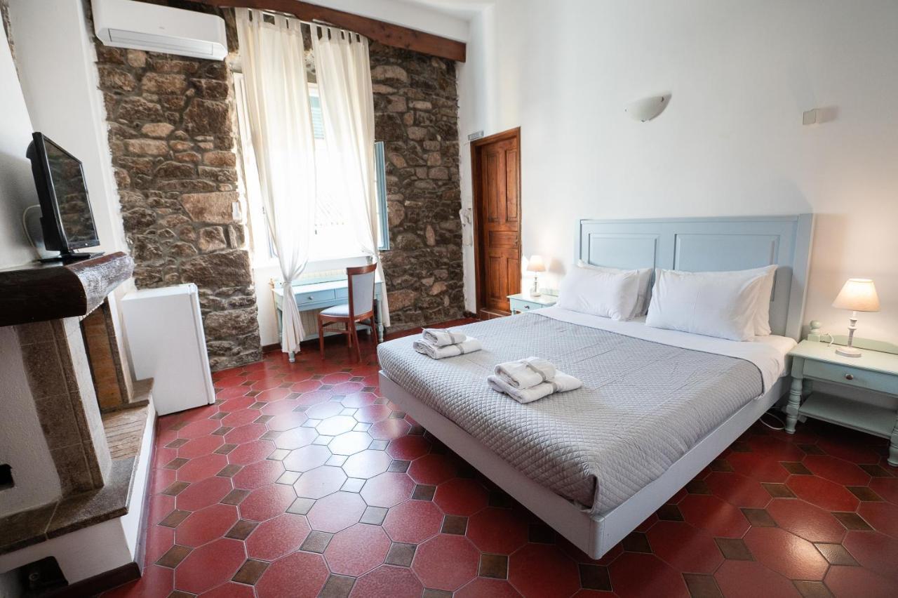 Poros Town Dionysos Hotel מראה חיצוני תמונה
