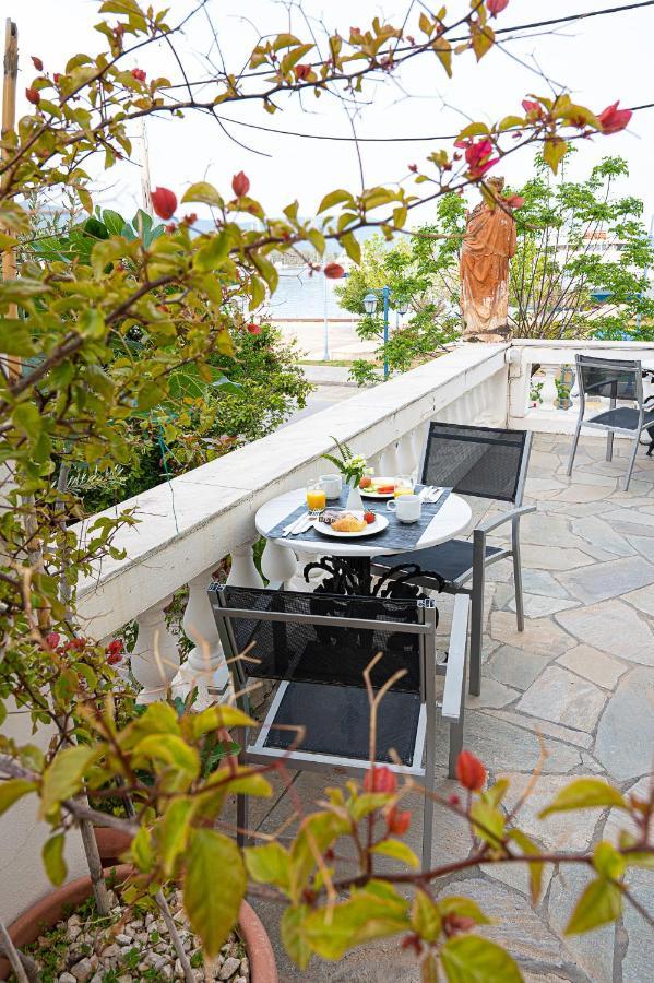 Poros Town Dionysos Hotel מראה חיצוני תמונה