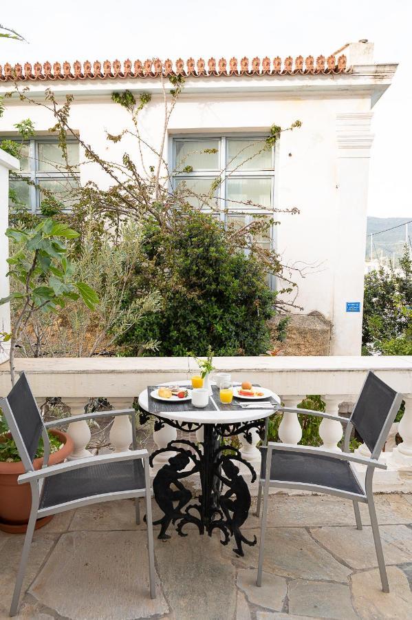 Poros Town Dionysos Hotel מראה חיצוני תמונה