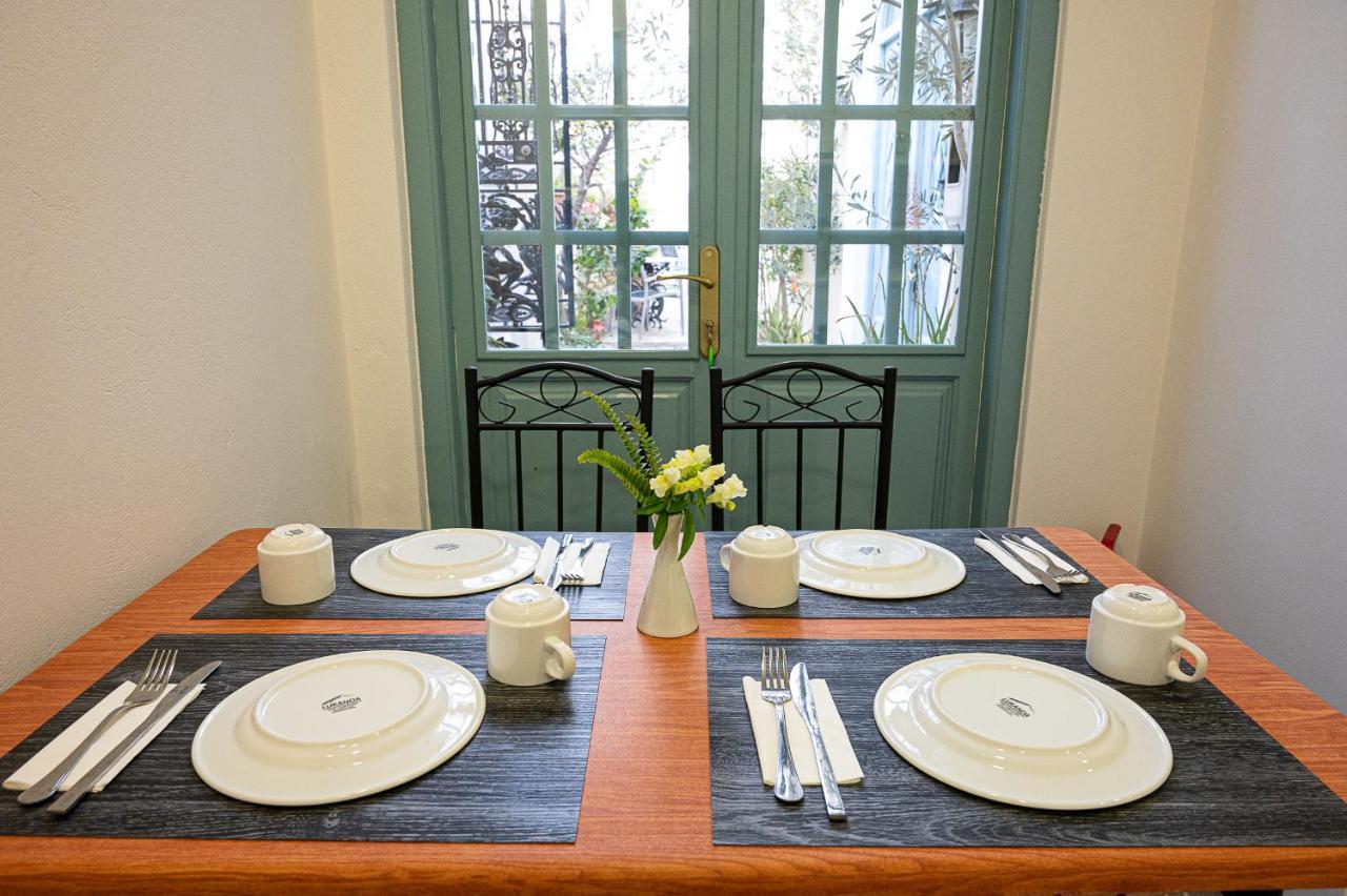 Poros Town Dionysos Hotel מראה חיצוני תמונה