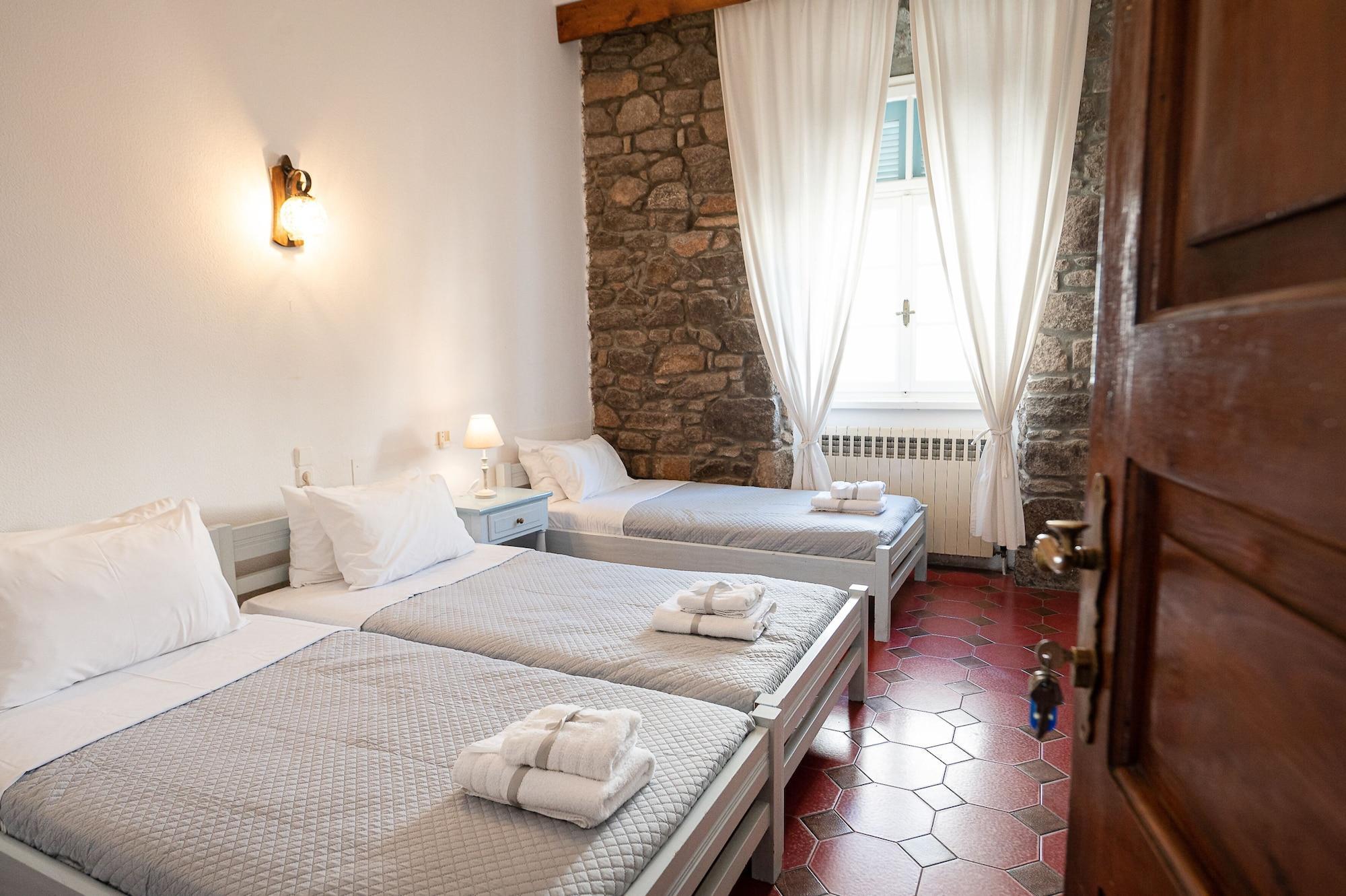 Poros Town Dionysos Hotel מראה חיצוני תמונה