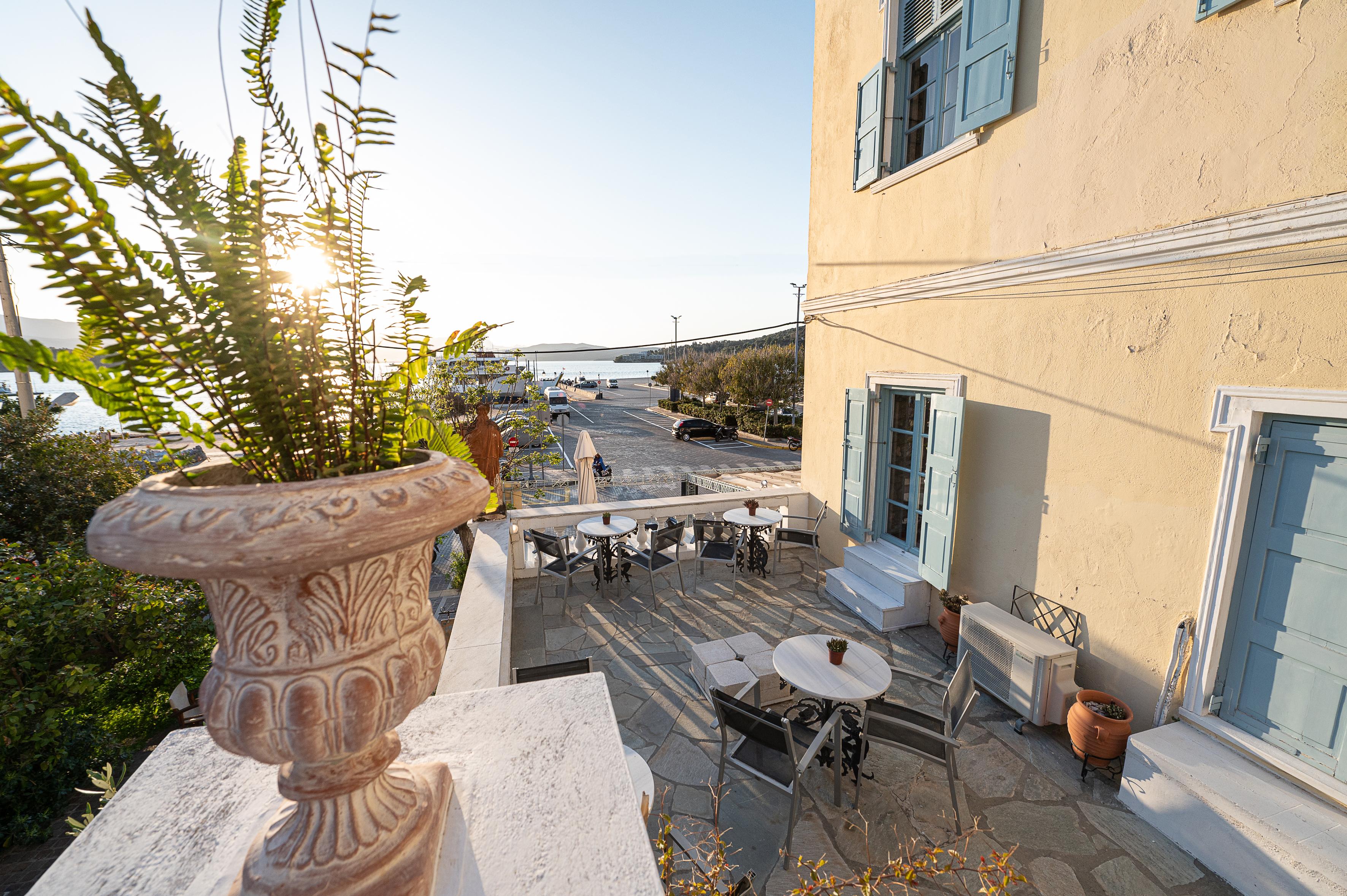 Poros Town Dionysos Hotel מראה חיצוני תמונה