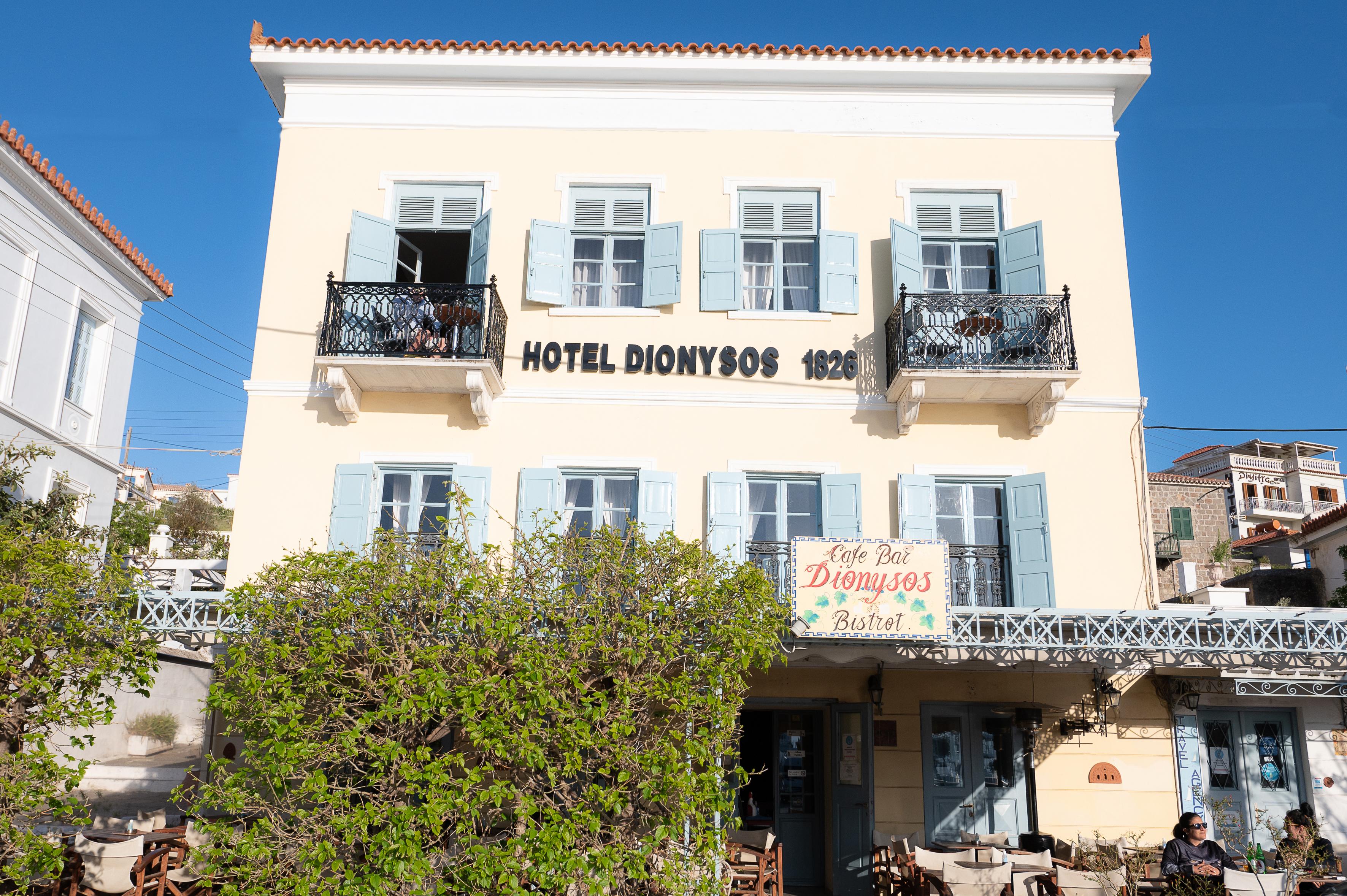 Poros Town Dionysos Hotel מראה חיצוני תמונה