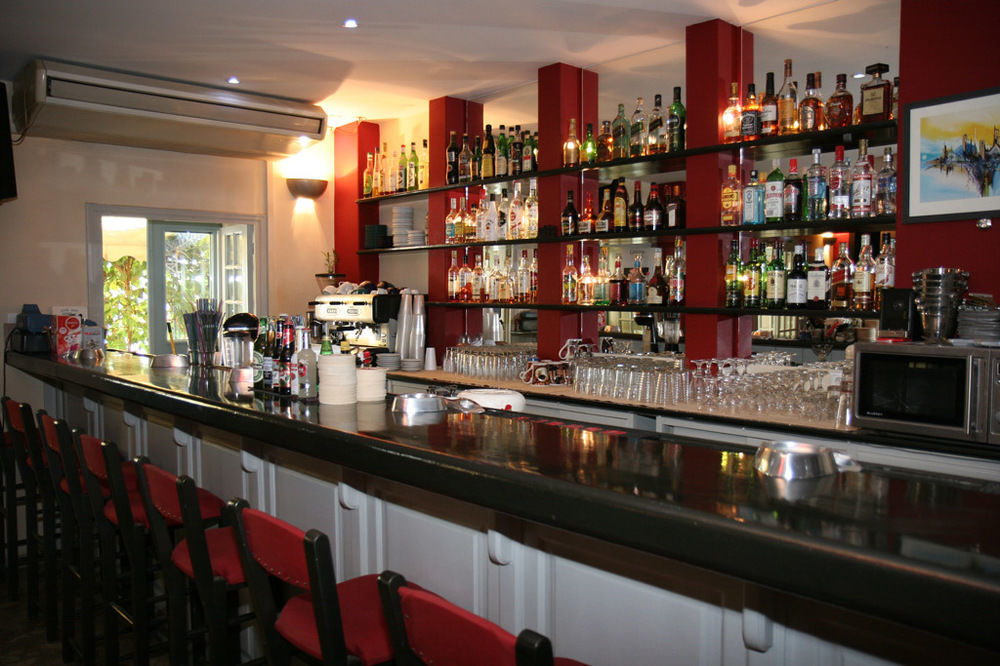 Poros Town Dionysos Hotel מראה חיצוני תמונה